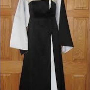 David’s Bridal Formal Gown Black/White size 18.